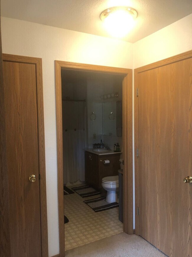 Building Photo - Parkside Village Apartment Homes in Mayvil...