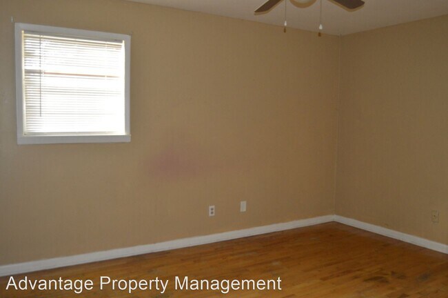 Building Photo - 3 br, 2 bath House - 1611 Chenault Dr SE