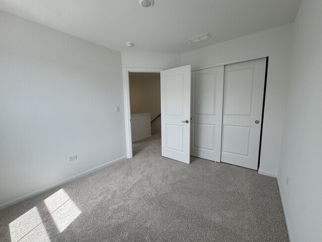Building Photo - 14945 S McCarthy Cir