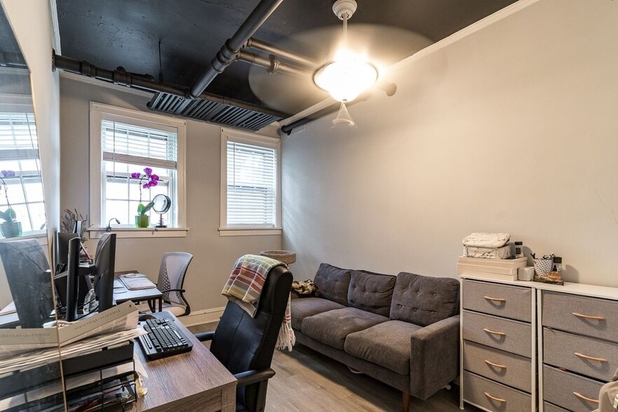 Building Photo - 7531 N Seeley Ave