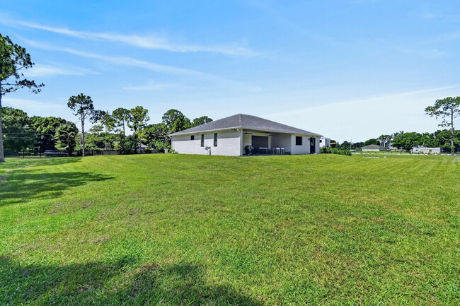 Building Photo - 18353 46th Ct N