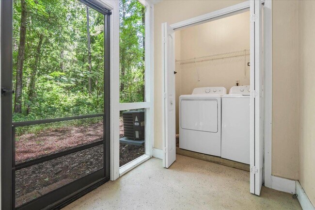 Building Photo - 3208 Ginger Dr