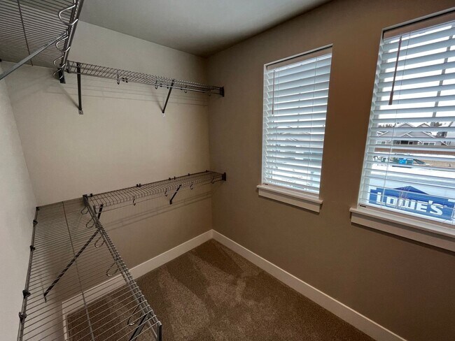 Building Photo - 3 Bed/2.5 Bath Townhome Built in 2023 in N...