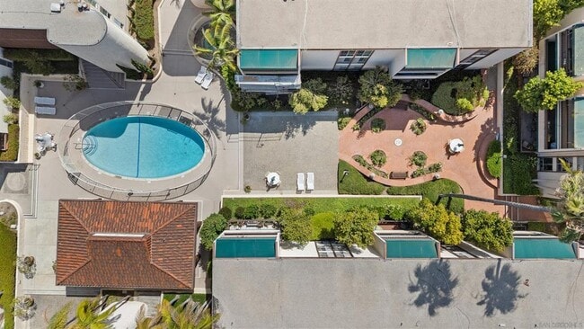 Building Photo - 6455 La Jolla Blvd