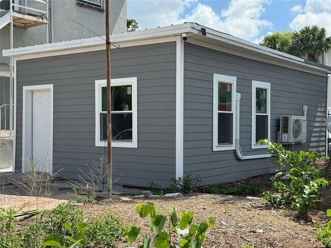 Building Photo - 401 E Columbus Dr