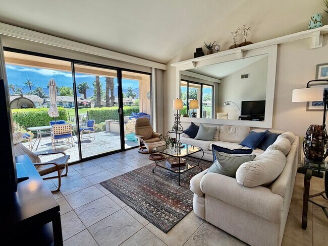 Building Photo - 257 Calle Del Verano