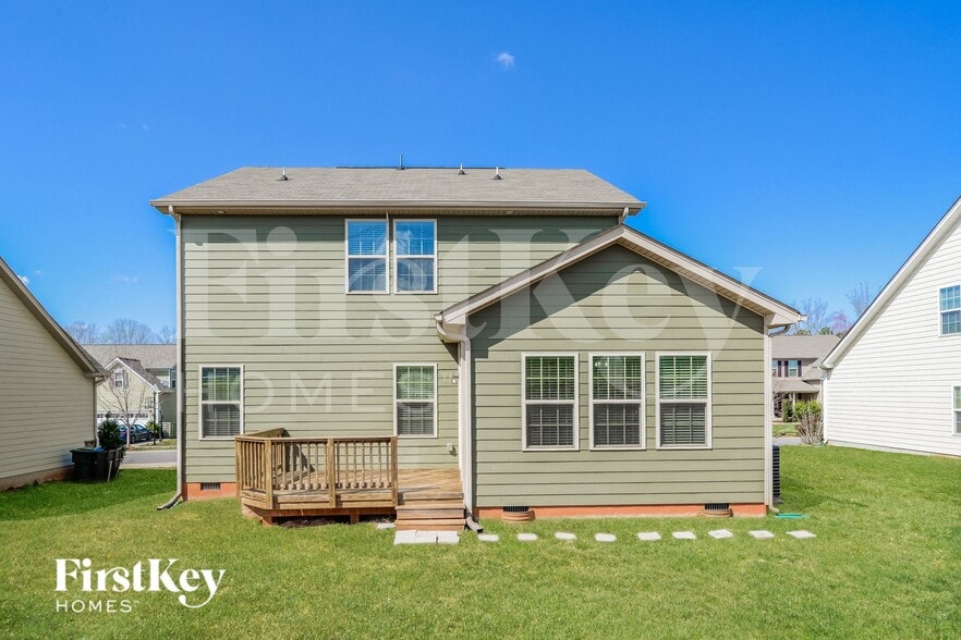 Building Photo - 825 Wingthorn Rose Dr