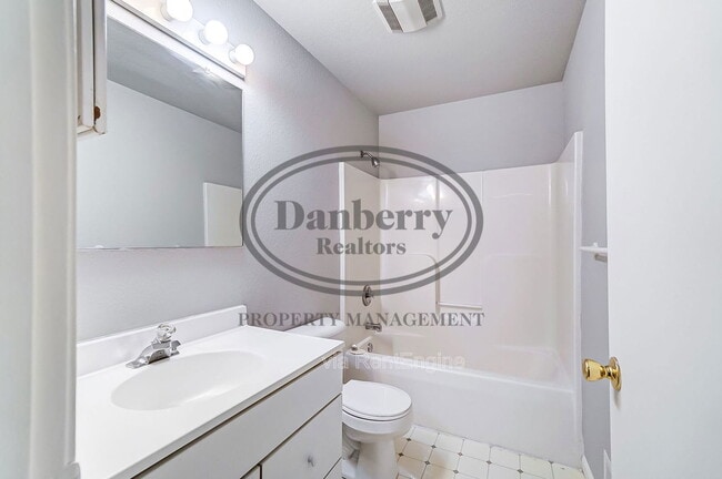 Building Photo - 3571 Turret Green Dr