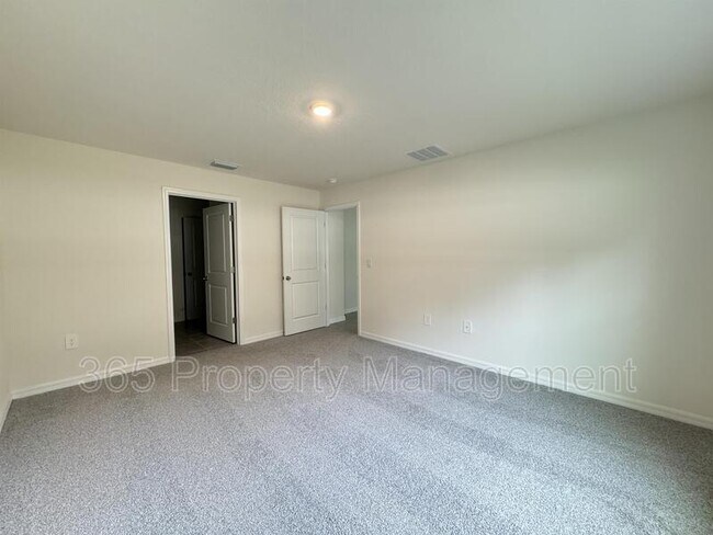 Building Photo - 11505 Timber Grv Ln