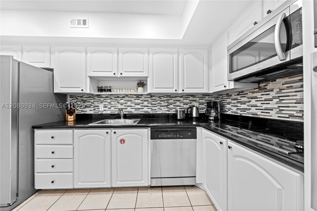 Building Photo - 3801 S Ocean Dr
