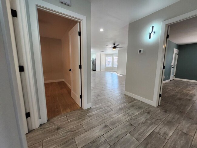 Building Photo - Charming Chandler Home in Quiet Cul-de-Sac — Huge Lot & 3 Bedrooms!