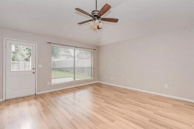 Building Photo - 3026 Silver Spring Trail