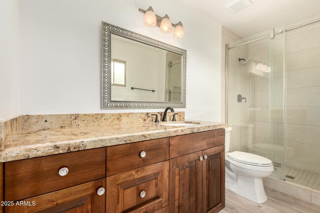 Building Photo - 5031 E Pershing Ave