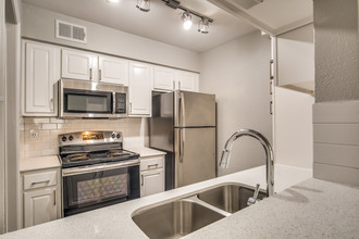 Weston Medical Center Apartments - Houston, TX | Apartment Finder