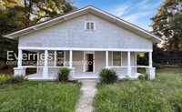 Building Photo - 3-Bedroom Home with Off-Street Parking / Pet-Friendly / Vouchers Accepted / Available Now!