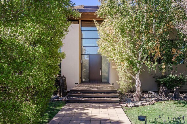 Primary Photo - 2510 Skyfarm Dr