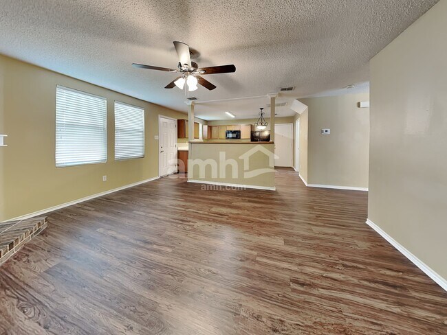 Building Photo - 711 Odenville Dr