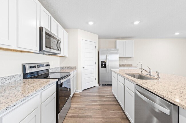 Building Photo - 733 Quintana St