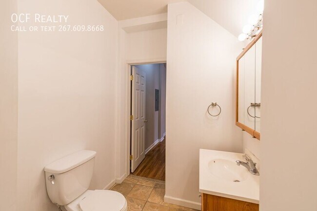 Building Photo - 2100 St Albans St