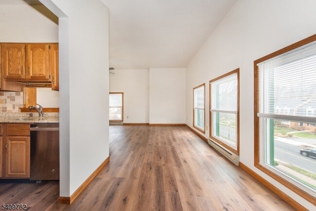 Building Photo - 21 Springfield Ave