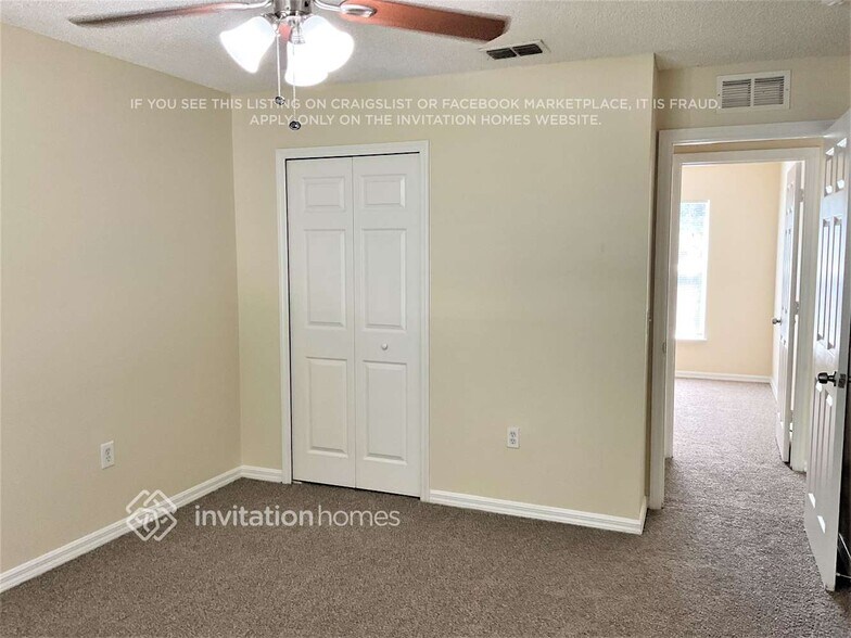 Building Photo - 233 Pleasant Gardens Dr