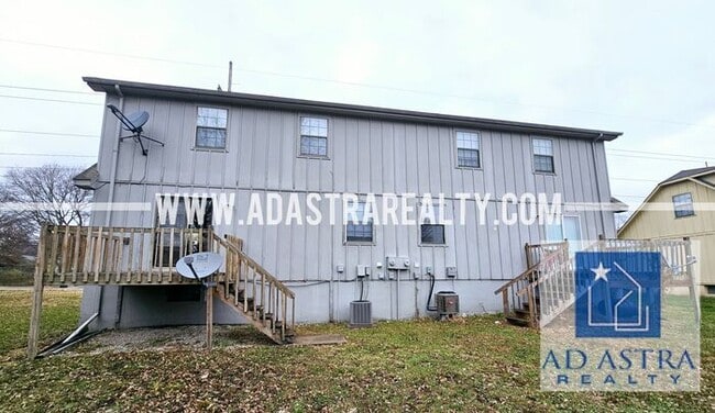 Building Photo - Beautiful Updated Duplex in Grandview-Available in MAY!!