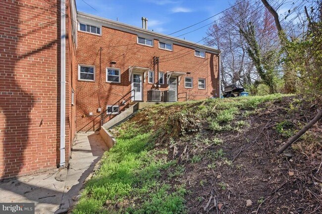 Building Photo - 5039 8th Rd S