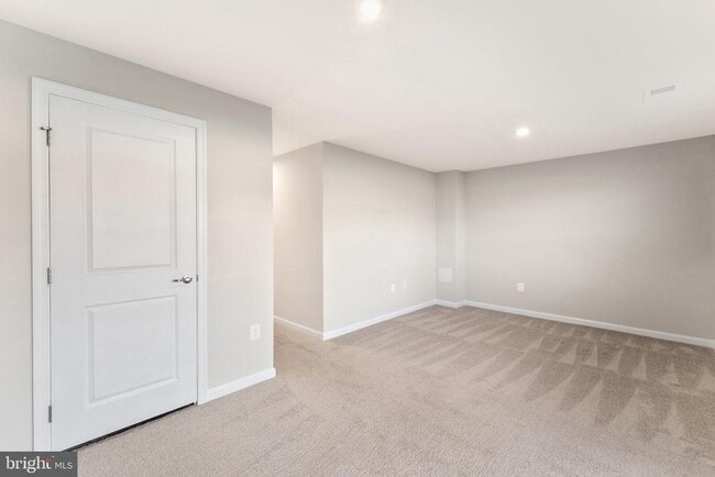 Building Photo - 36087 Fawn Ln