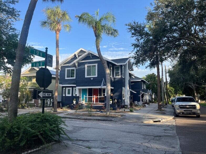 Building Photo - 644 6th Ave N