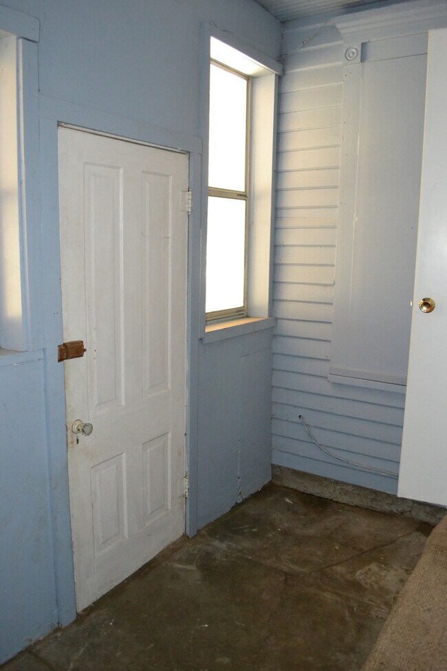 Building Photo - Nice and previously remodeled 2 bedroom w/ detached 3rd bedroom, carport & storage garage in Clay...