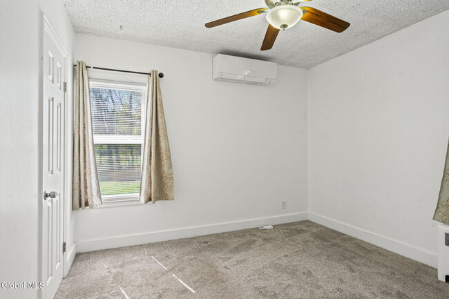 Building Photo - 234 Osborne Rd