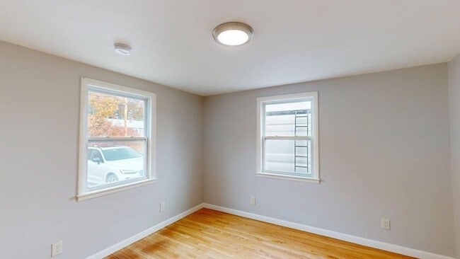 Building Photo - 97 Linton St