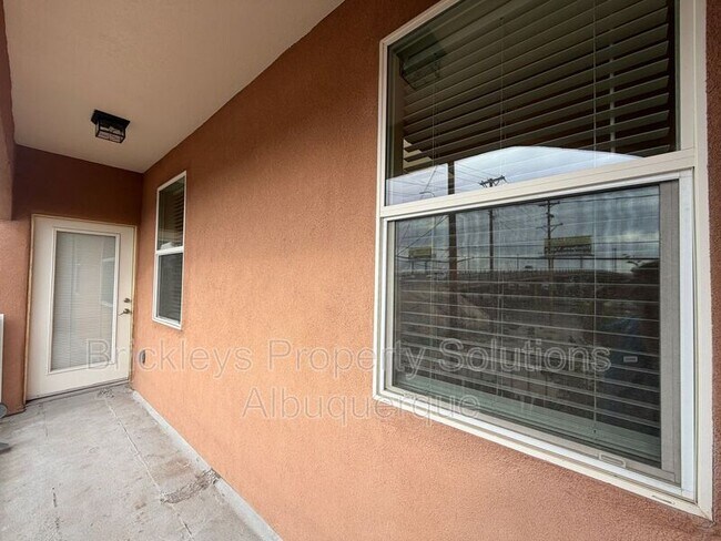 Building Photo - 1612 3rd St SW