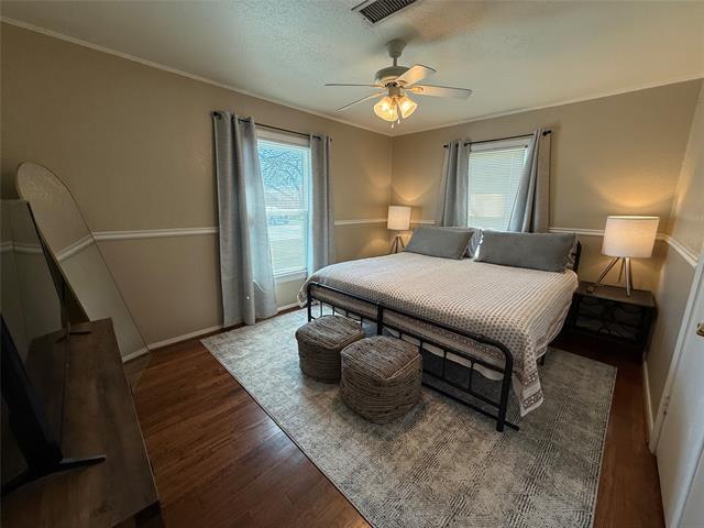 Building Photo - 501 N Travis St