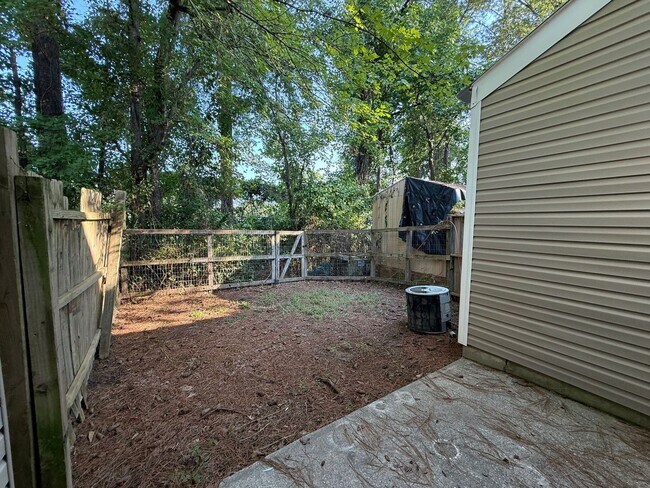 Building Photo - 432 Myrtlewood Cir
