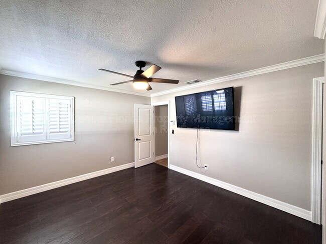 Building Photo - 3465 Balsam Dr