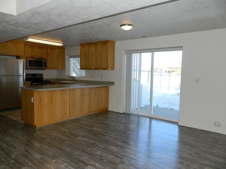 Building Photo - 6304 Parkridge Dr