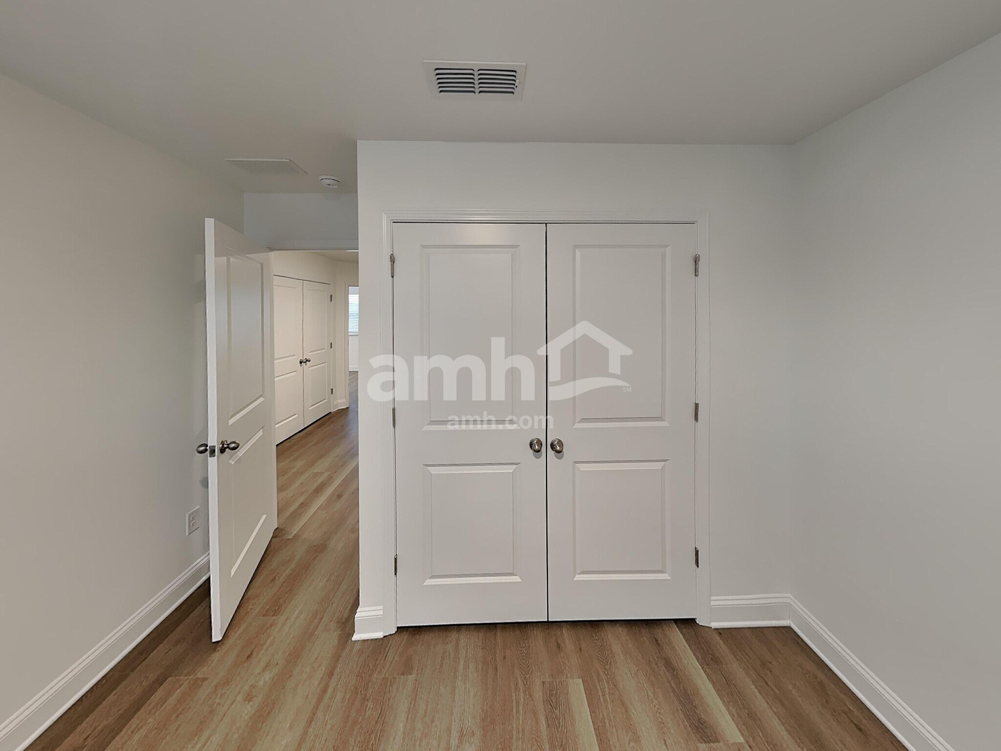 Building Photo - 5014 Twin River Dr