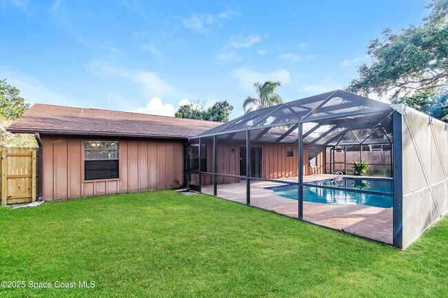 Building Photo - 1711 Barker St NE