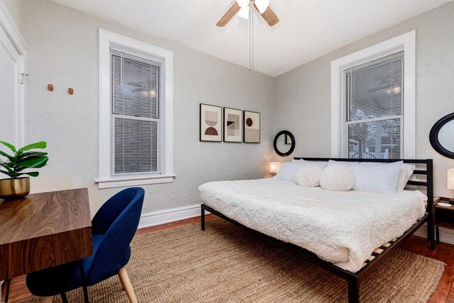 Building Photo - 3956 Tholozan Ave