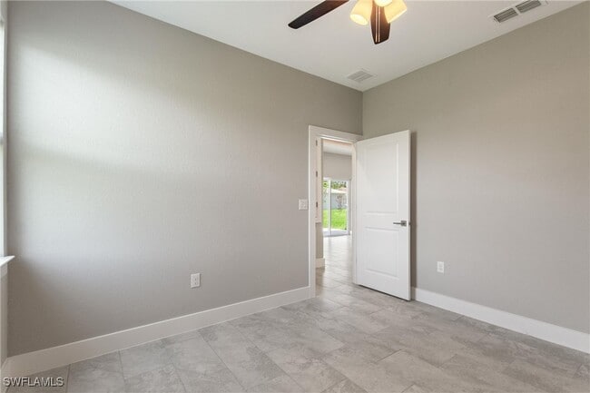 Building Photo - 3584 Laslo Ave