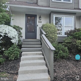 Building Photo - 5002 Shannon Ct