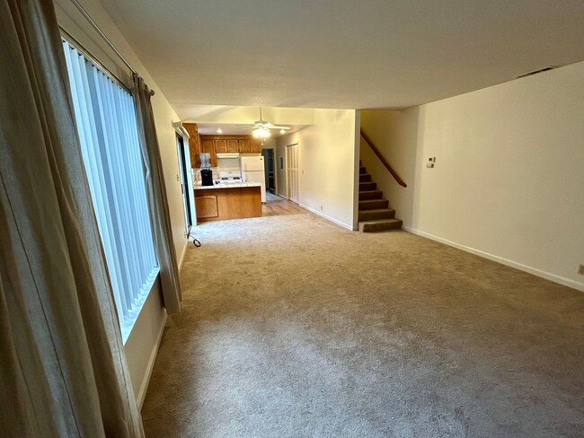 Building Photo - 2 Bedroom Duplex Close to Downtown Morgan ...