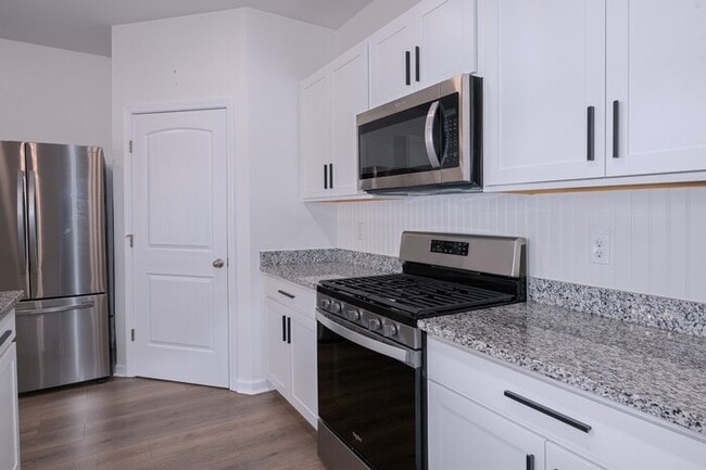 Building Photo - 700 Pintail Pointe