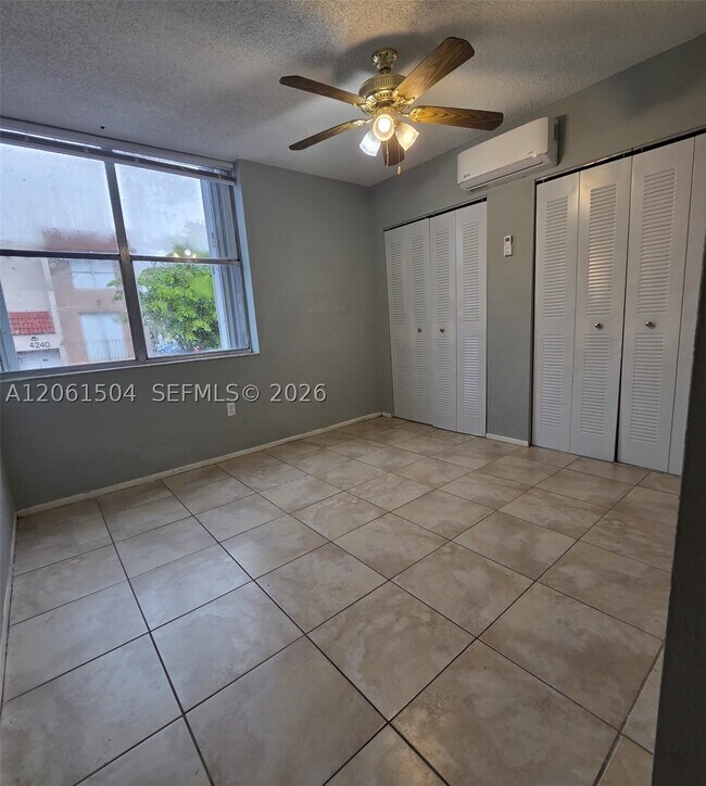 Building Photo - 4241 W 10th Ln