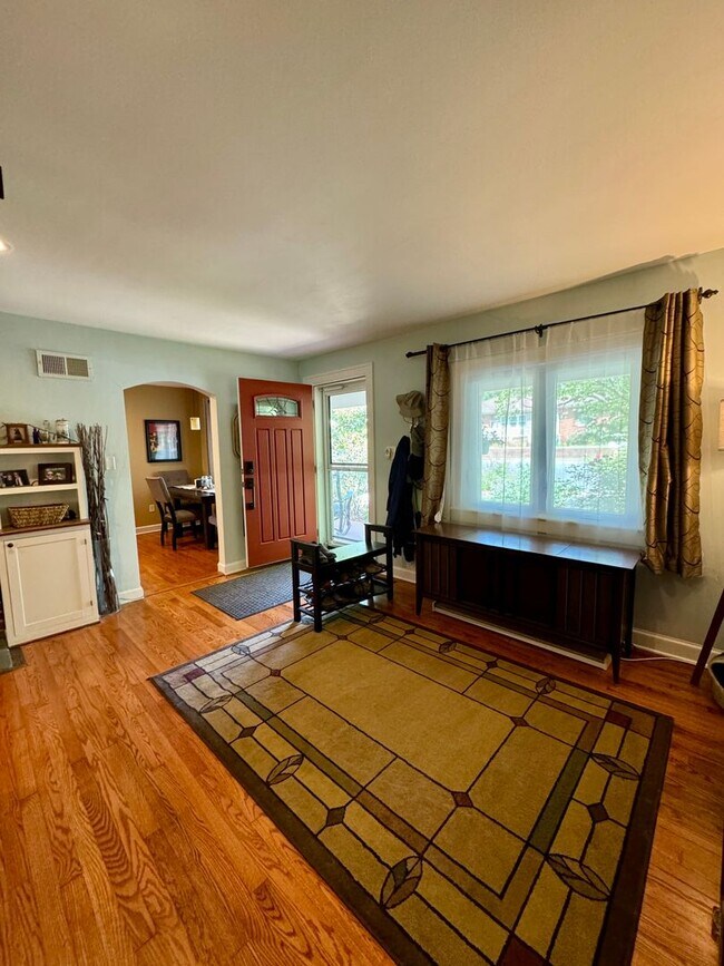 Building Photo - Single Family Home for Rent