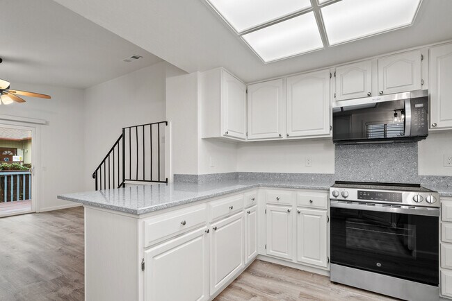 Building Photo - 34 Altamont Dr