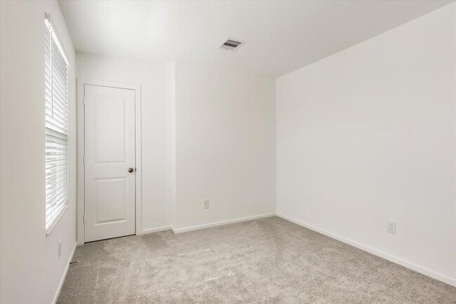 Building Photo - 12406 Lady Slipper Rd