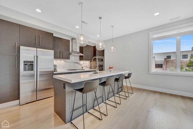 Building Photo - 1312 W Madison St