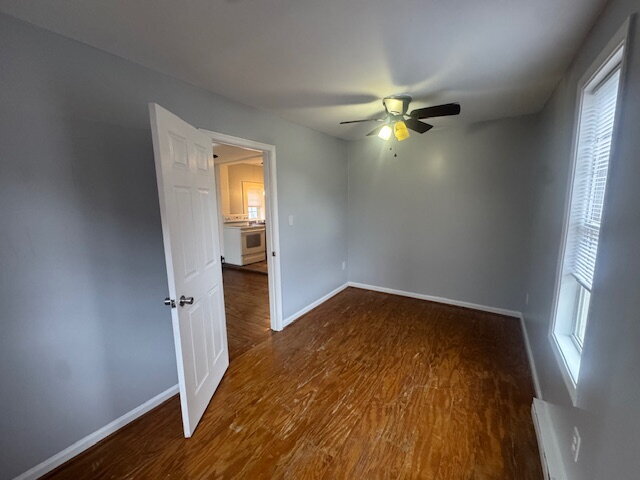 Building Photo - Move In Special 1/2 Off First Full Months' Rent with move in by 4/15/2026- Pet Friendly, Fenced-i...